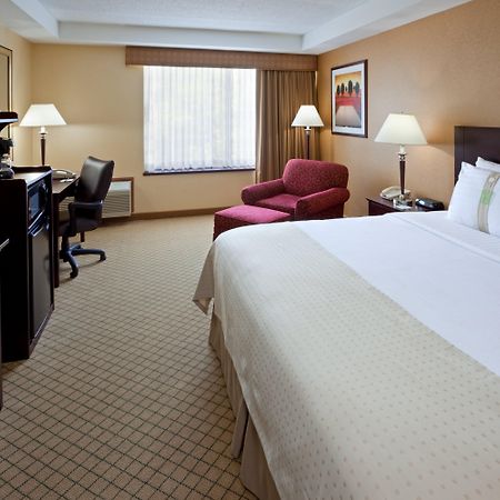 Armoni Inn & Suites Orangeburg Room photo
